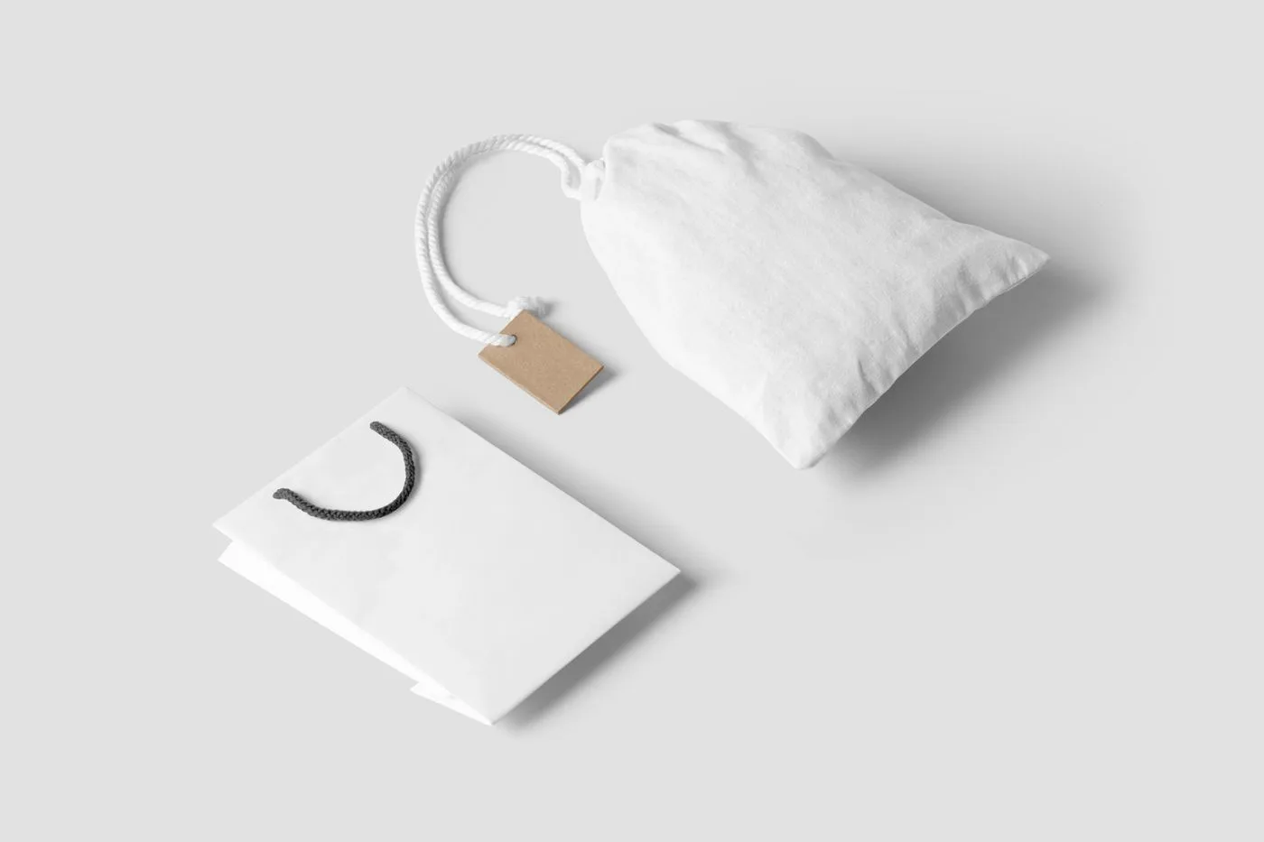 Túi giấy và pouch trắng tối giản